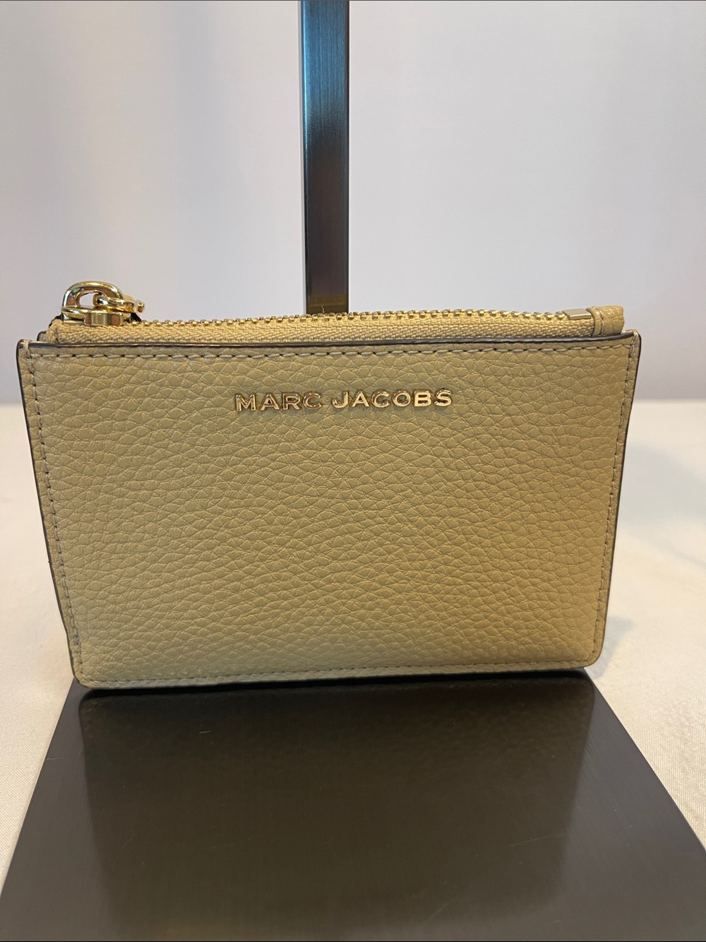 Marc Jacobs Pebbled Leather Zip Card Case Wallet Tan NWT $120